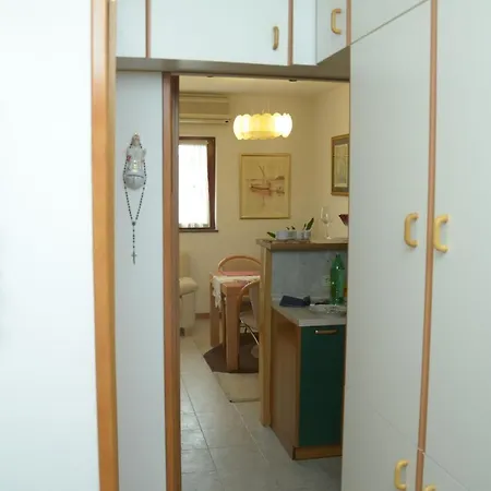 With A Parking Space - 13335 Apartamento Split