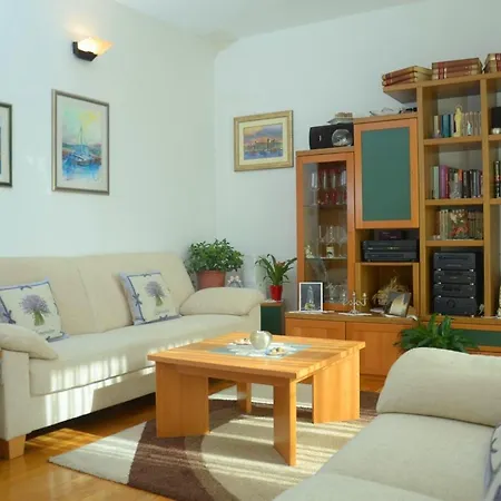 With A Parking Space - 13335 * 스플리트