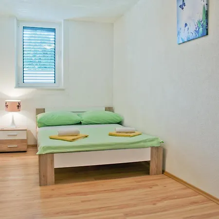 With A Parking Space - 11726 Apartment Split