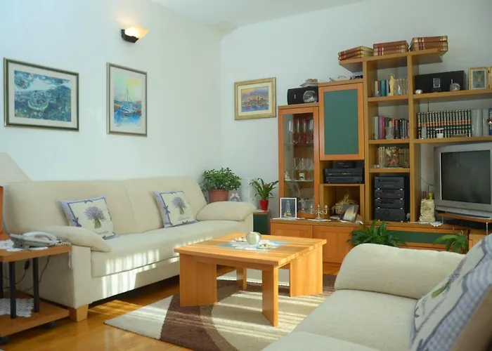 With A Parking Space - 13335 * Split